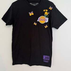 Mitchell & Ness Los Angeles Lakers NBA‎ Flower Butterfly T-Shirt